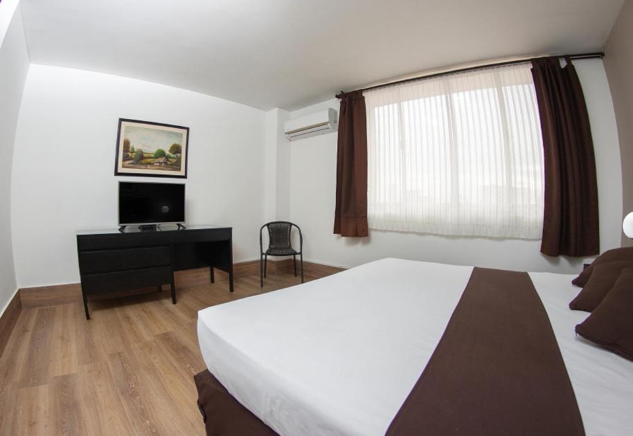 Hotel Americana Cali Bagian luar foto