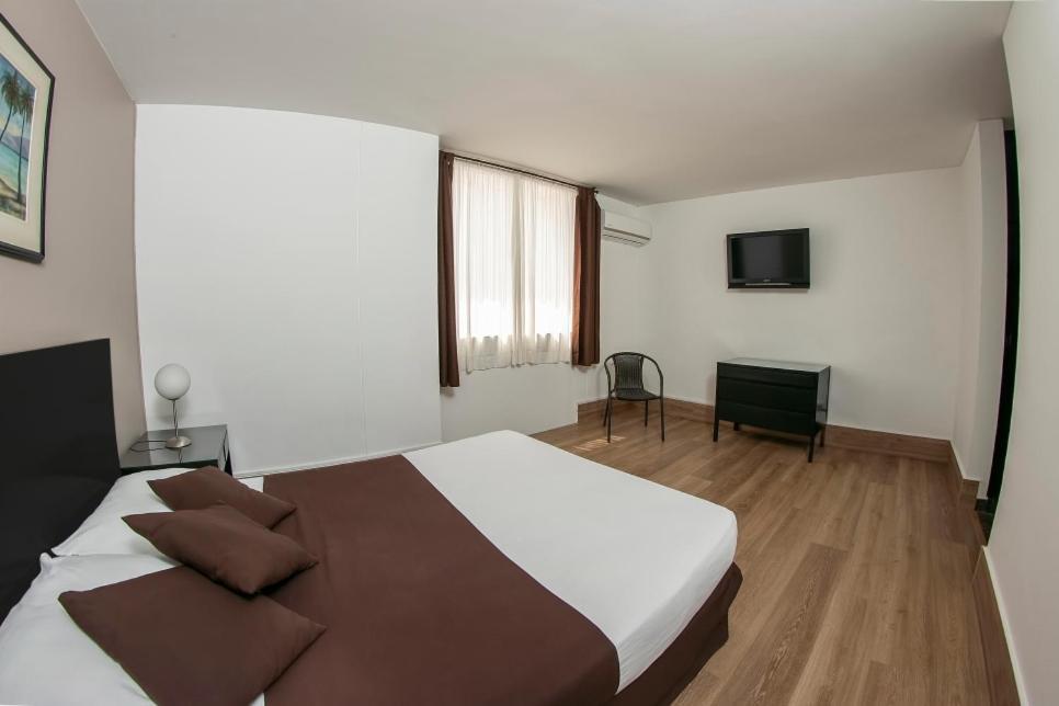 Hotel Americana Cali Bagian luar foto