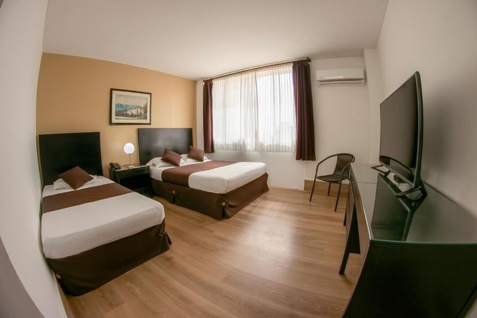 Hotel Americana Cali Bagian luar foto