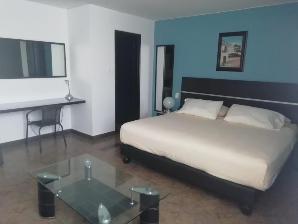 Hotel Americana Cali Bagian luar foto